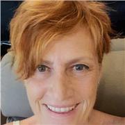 Salve, sono Roberta D. Sono laureata in lingue e impartisco lezioni private di inglese ad alunni della scuola primaria, scuola secondaria primo grado e ad adulti